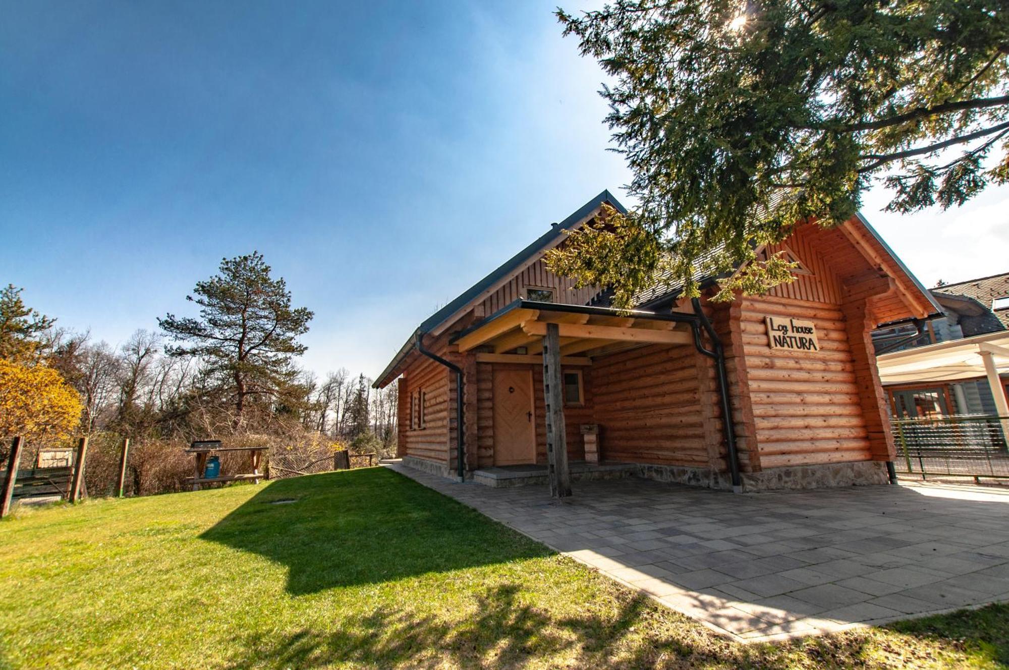 Log House Natura Radovljica Exteriör bild